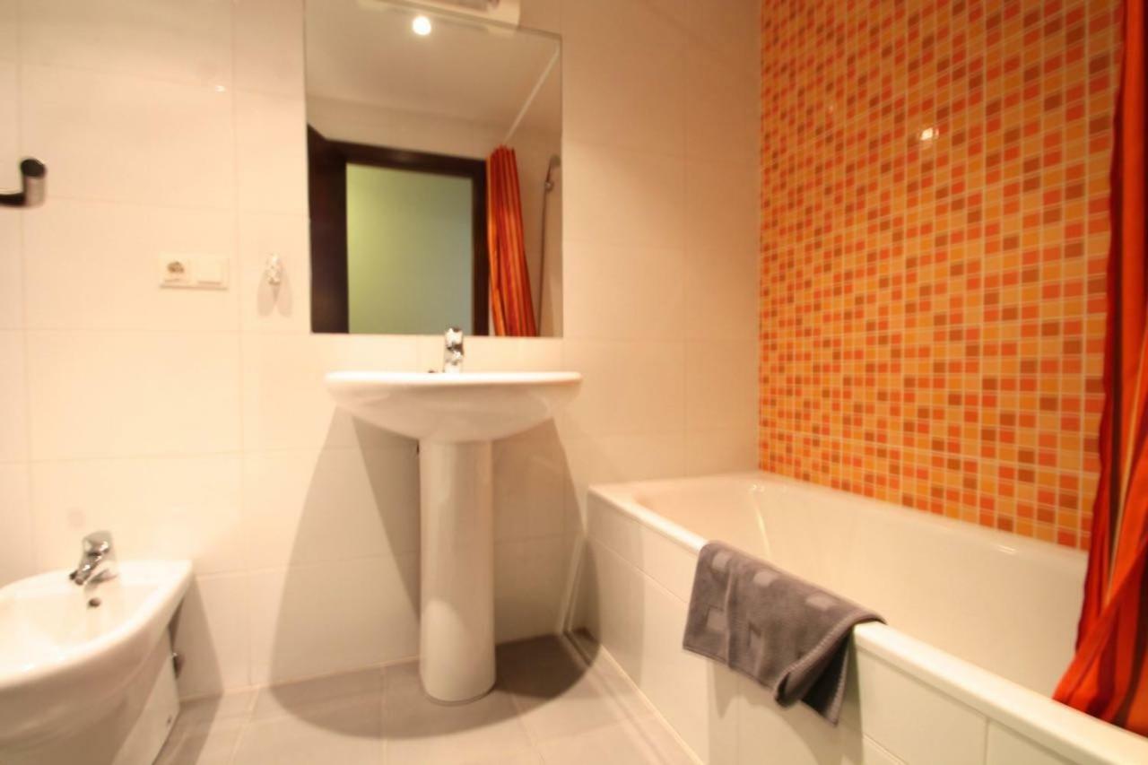 Av Carlemany, Centro Comercial Les Escaldes Luaran gambar